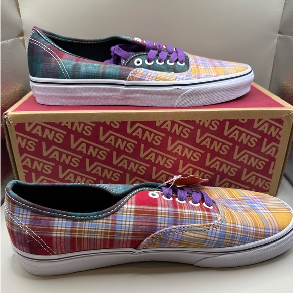 Vans Women's multi-colored plaid Canvas Skate Sneaker - Size 11 - Picture 4 of 4